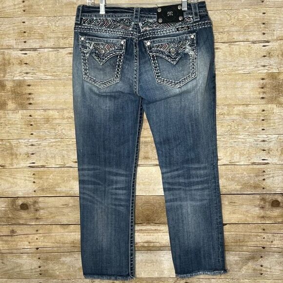 MISS ME EASY CROP MID-RISE RAW HEM CASUAL CLASSIC EMBELLISHED EVERYDAY JEANS 29 - Picture 2 of 3